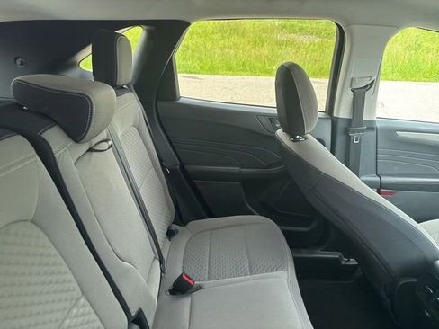 Used 2022 Ford Escape SE w/ SE Sport Appearance Package FWD image 7