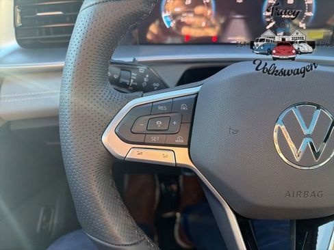 New 2025 Volkswagen Tiguan SE R-Line image 15