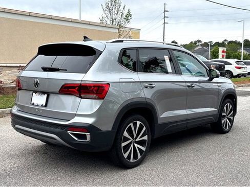Used 2024 Volkswagen Taos SE FWD image 25