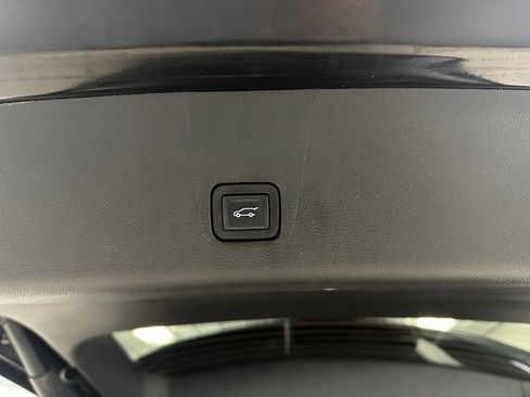 Certified 2023 Chevrolet Traverse LT image 25