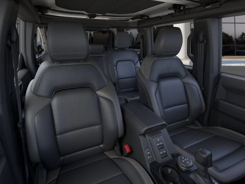 New 2026 Ford Bronco Outer Banks w/ Sasquatch Package AWD/4WD image 10