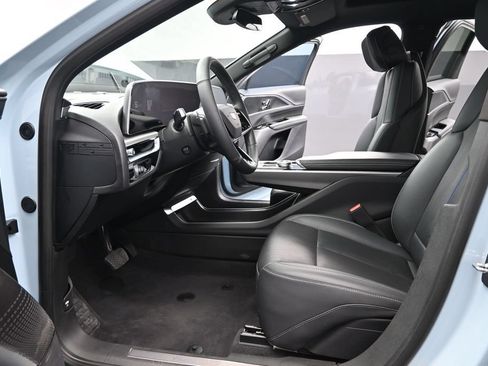 Certified 2024 Cadillac Lyriq Luxury AWD/4WD image 10