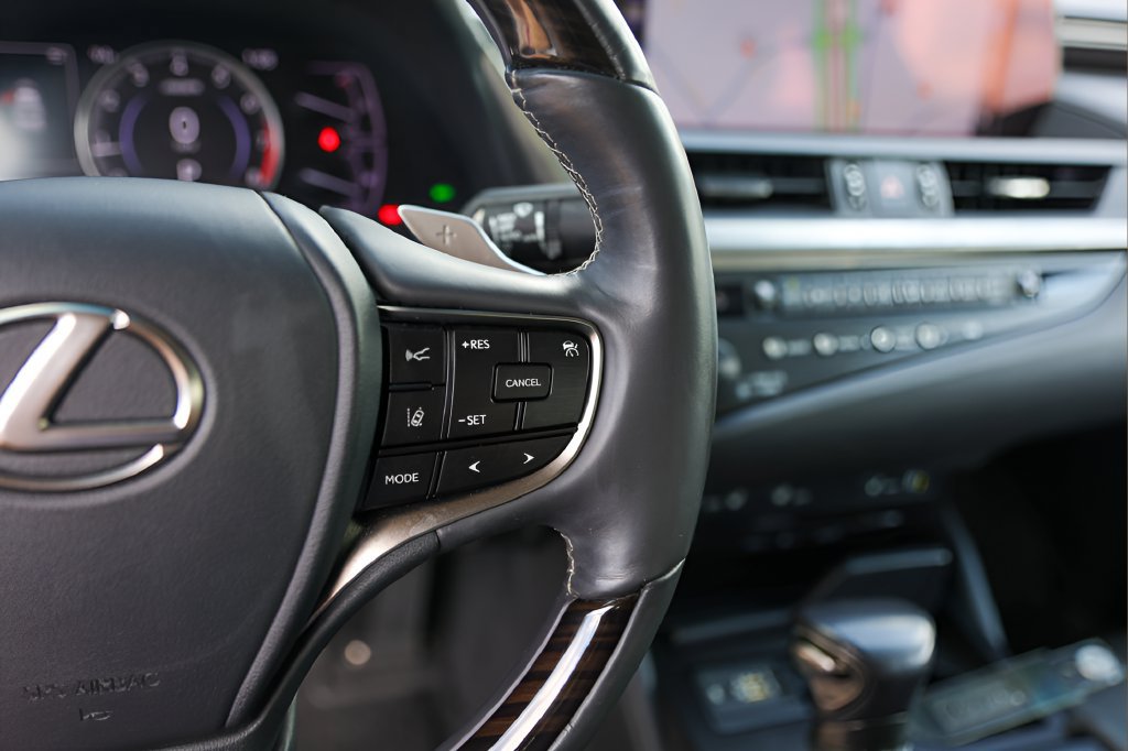 Used 2019 Lexus ES 350 w/ Premium Package FWD image 13