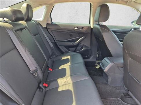Used 2019 Volkswagen Jetta SEL w/ Cold Weather Package FWD image 19