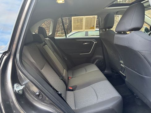 Used 2025 Toyota RAV4 XLE image 38