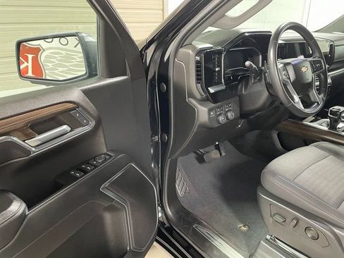 Used 2023 Chevrolet Silverado 1500 LT AWD/4WD image 10