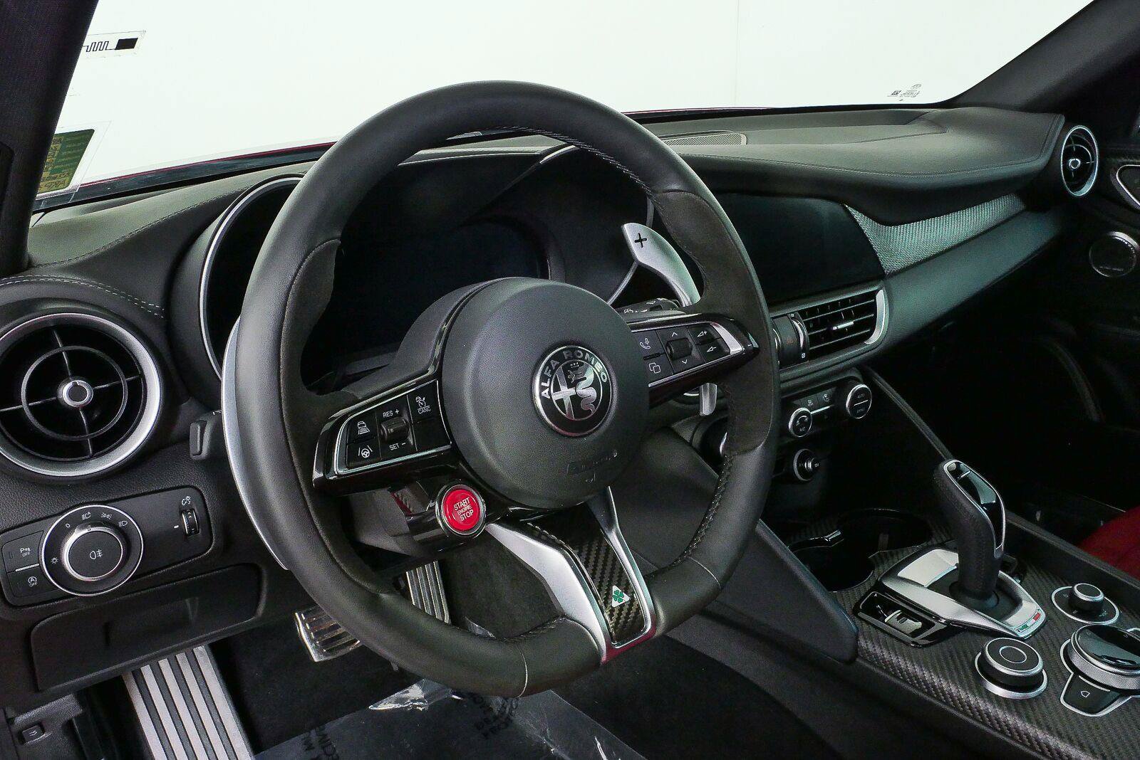 Used 2024 Alfa Romeo Giulia Quadrifoglio RWD image 4