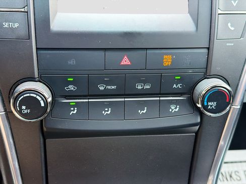 Used 2017 Toyota Camry SE FWD image 33