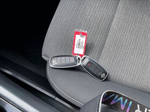 Certified 2023 Nissan Rogue SV AWD/4WD image 30