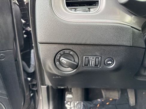 Used 2023 Dodge Charger SXT image 25