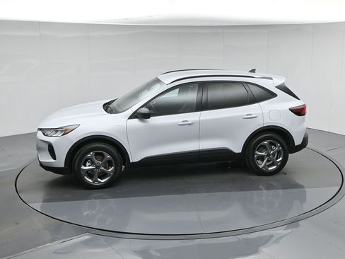 Certified 2025 Ford Escape ST-Line AWD/4WD image 46