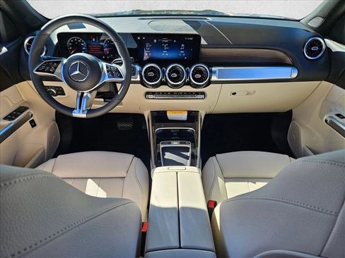 New 2026 Mercedes-Benz GLB 250 image 14