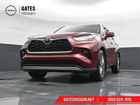 Used 2021 Toyota Highlander Platinum AWD/4WD image 46