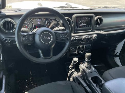 Used 2023 Jeep Wrangler Unlimited Sport AWD/4WD image 6