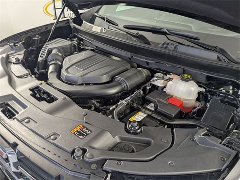 Used 2025 GMC Acadia Elevation image 34