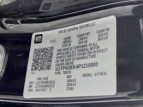 Used 2023 GMC Canyon AT4 w/ AT4 Premium Package image 28