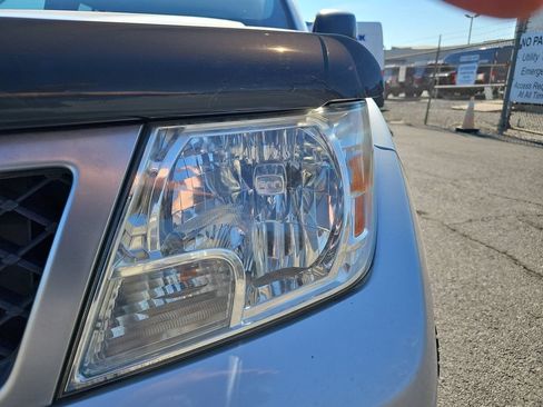 Used 2019 Nissan Frontier Desert Runner RWD image 29