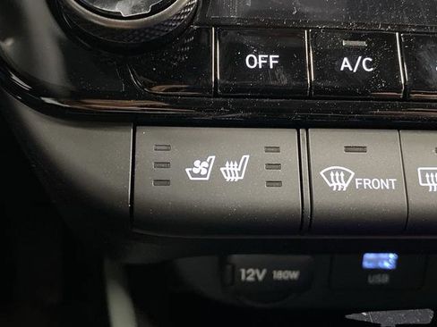 New 2025 Hyundai Elantra Limited image 8