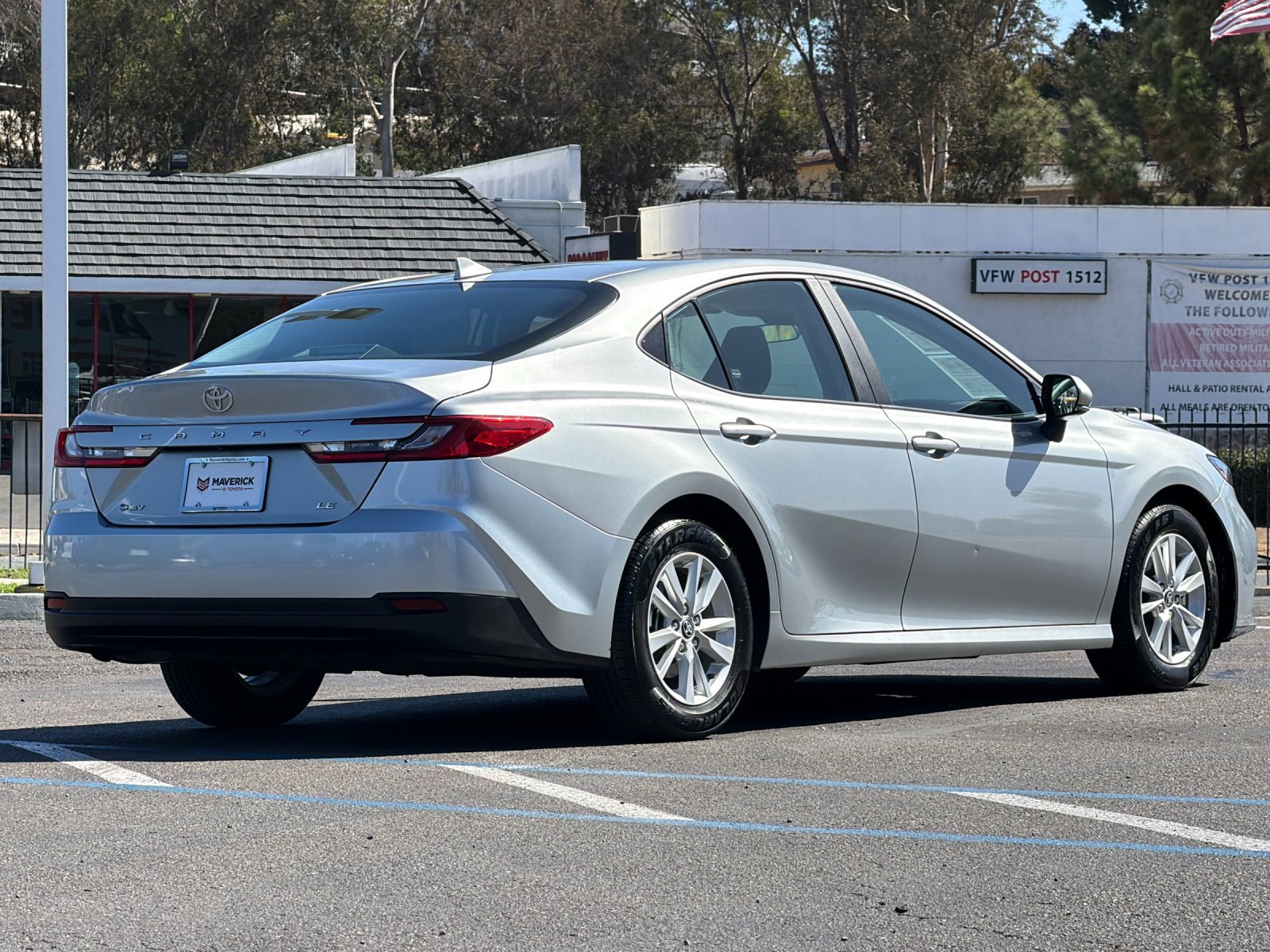 Used 2025 Toyota Camry LE FWD image 5