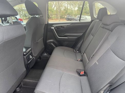 Used 2022 Toyota RAV4 LE image 11