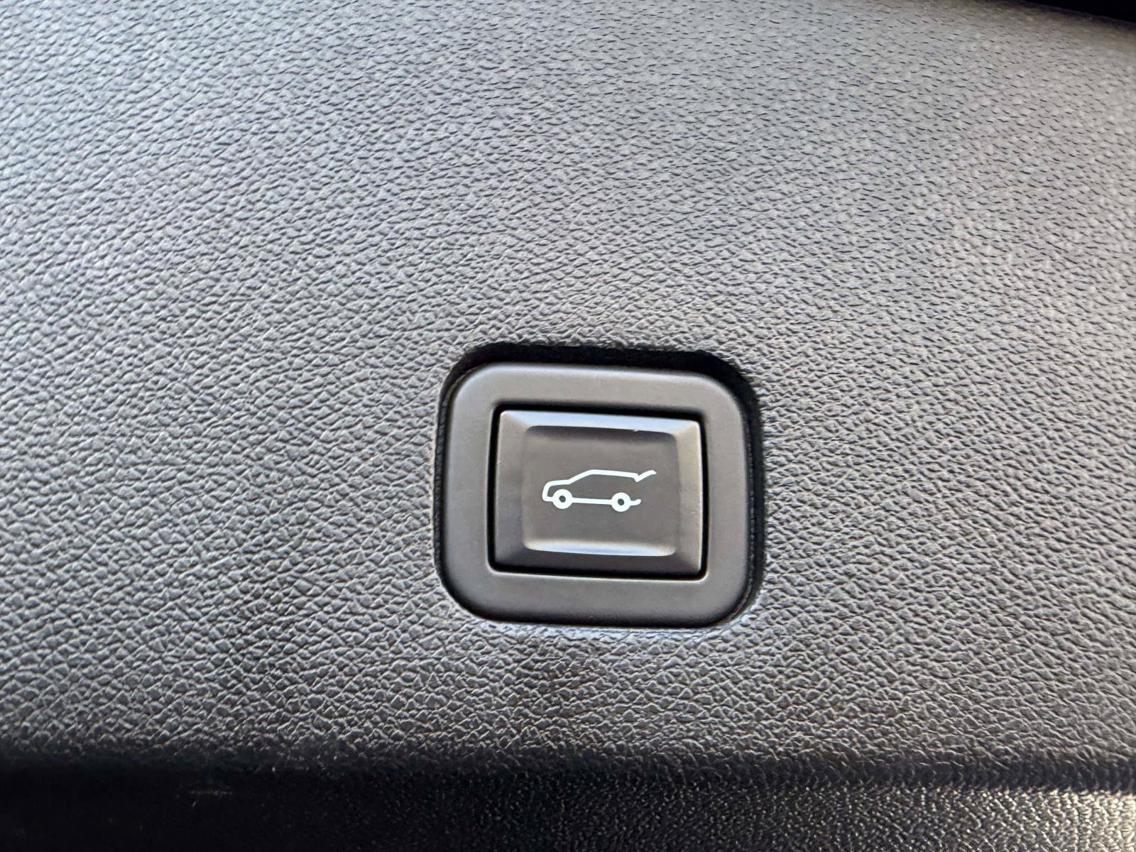 Used 2021 Cadillac XT6 Premium Luxury FWD image 10