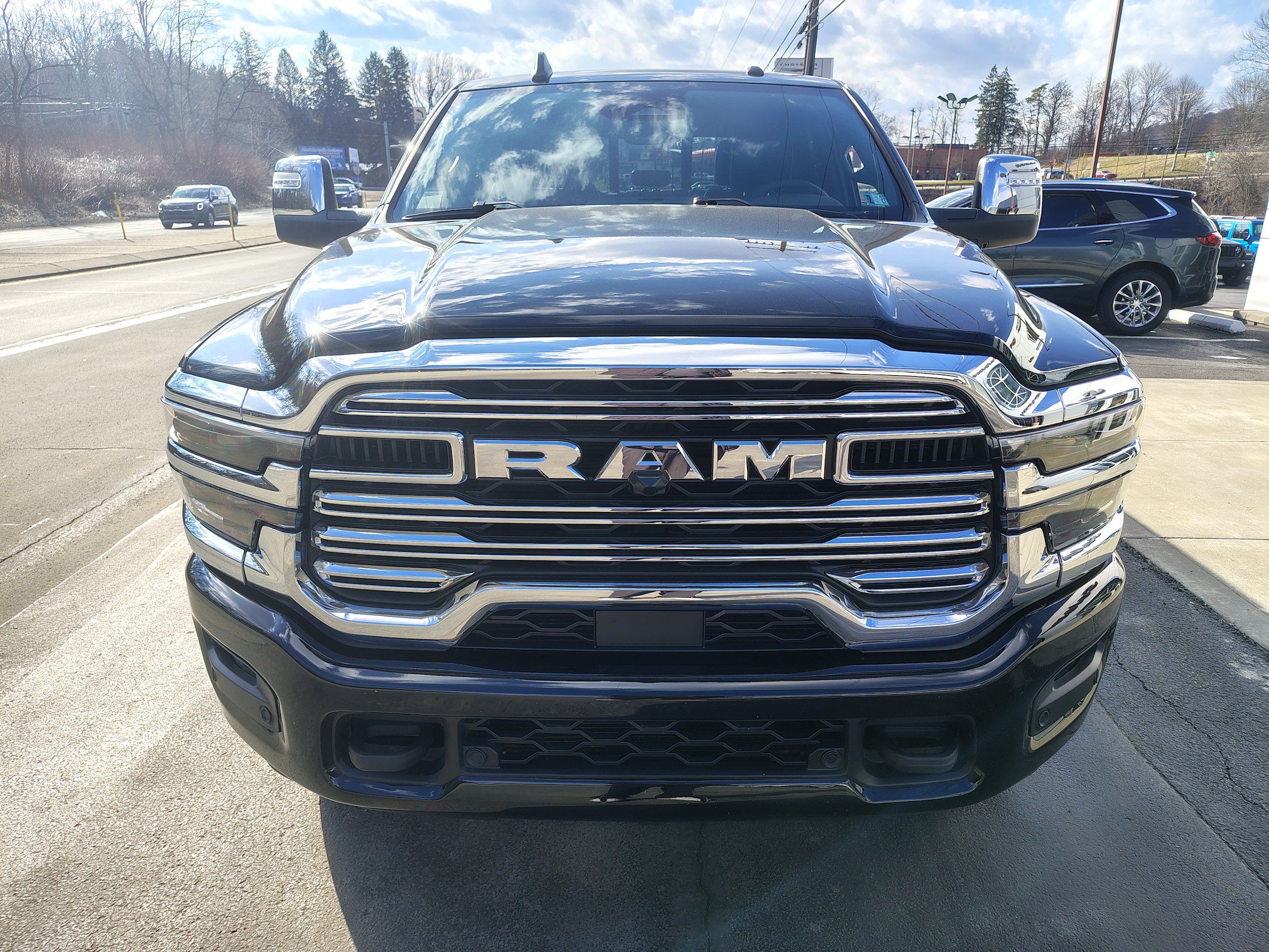 Used 2026 RAM 2500 Laramie AWD/4WD image 3