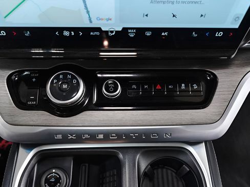 Used 2025 Ford Expedition Max Platinum AWD/4WD image 16