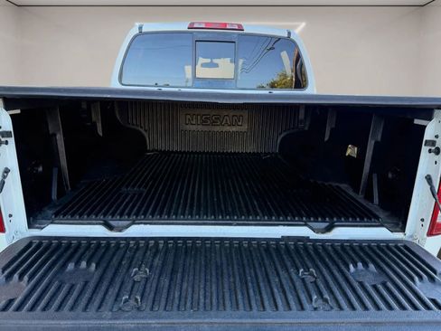 Used 2016 Nissan Frontier SV image 17