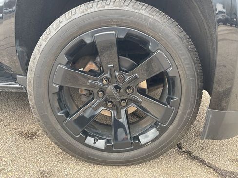 Used 2019 GMC Yukon SLT w/ Graphite Performance Edition image 10