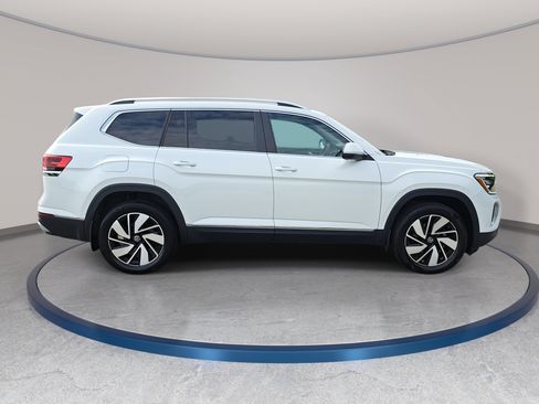 Certified 2024 Volkswagen Atlas SEL AWD/4WD image 4