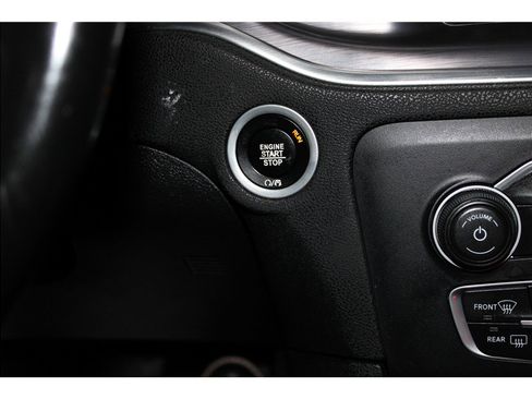 Used 2020 Dodge Charger SXT w/ Leather Interior Group image 31