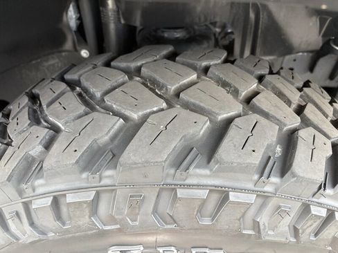Used 2022 Jeep Wrangler 4WD Unlimited Willys image 37