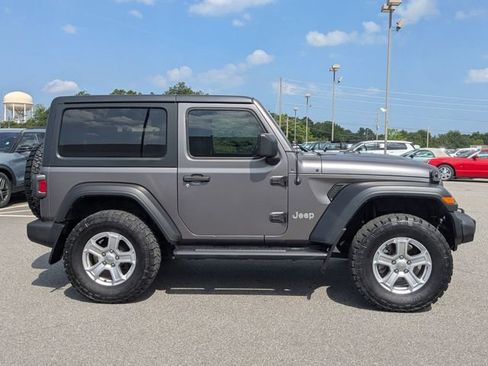 Used 2020 Jeep Wrangler Sport AWD/4WD image 2