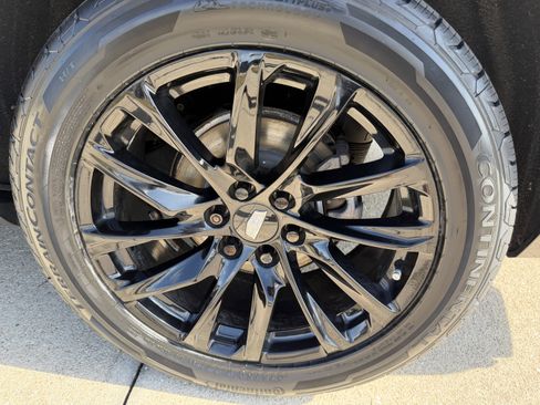 Used 2021 Cadillac Escalade ESV Sport Platinum image 35