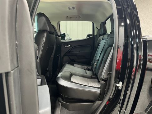 Certified 2022 Chevrolet Colorado Z71 w/ Z71 Midnight Edition image 11