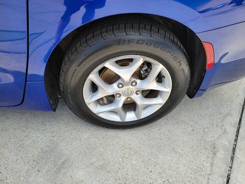 Used 2018 Chrysler Pacifica Touring Plus w/ Tire & Wheel Group FWD image 24