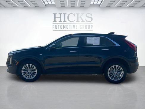 Used 2024 Cadillac XT4 Luxury w/ Cold Weather Package image 8