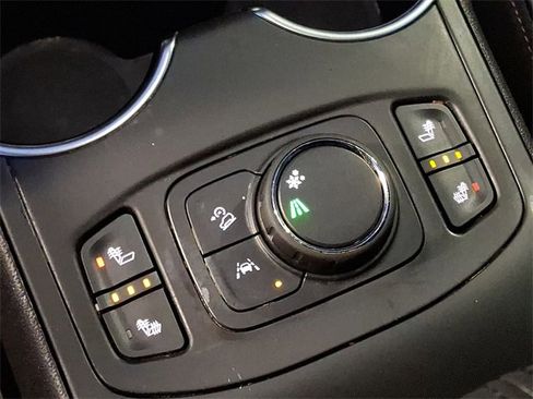 Used 2020 GMC Terrain SLT w/ Preferred Package image 28