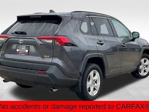 Used 2019 Toyota RAV4 XLE image 2