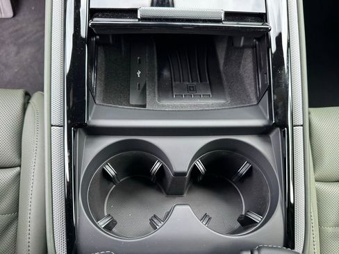 Used 2025 Porsche Panamera image 21