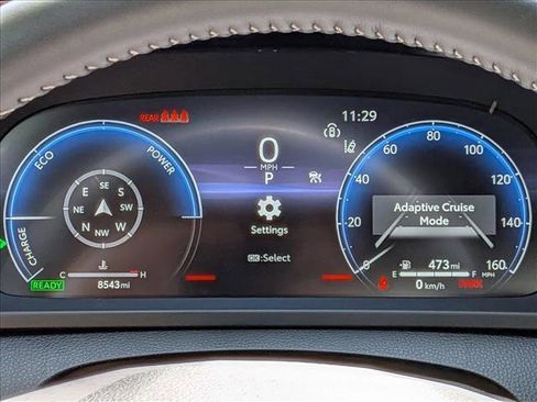 Used 2025 Toyota Crown XLE image 4