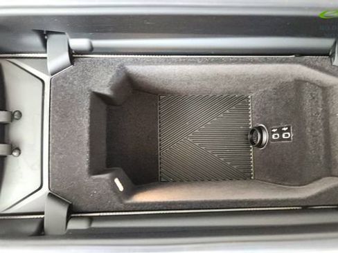 Used 2023 BMW i7 xDrive60 w/ Executive Package 2 AWD/4WD image 52