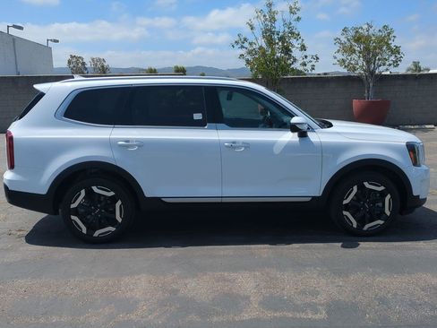 Certified 2023 Kia Telluride S FWD image 5