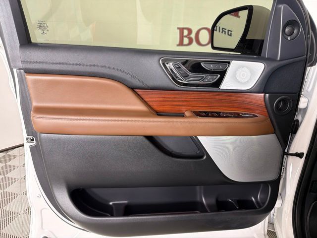 Used 2022 Lincoln Navigator L Reserve AWD/4WD image 23