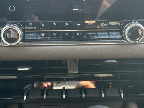 New 2026 GMC Canyon Denali image 18