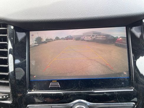 Used 2020 Chevrolet Trax LT FWD image 9