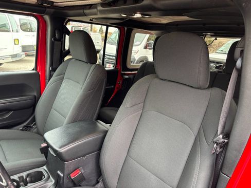 Used 2021 Jeep Wrangler Unlimited Sport image 15