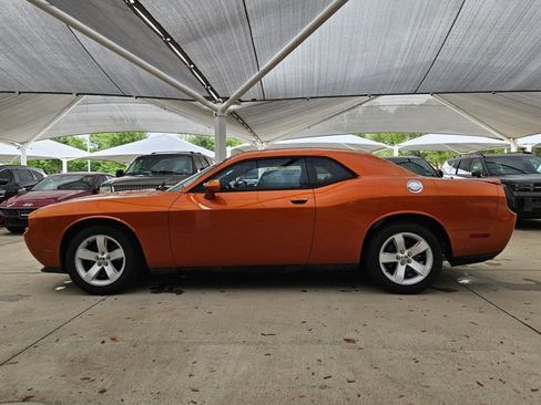 Used 2011 Dodge Challenger image 8