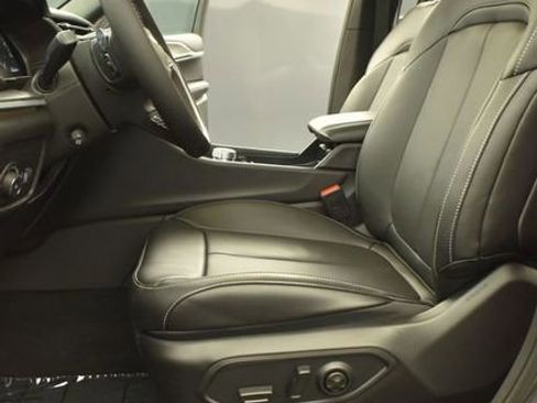 New 2025 Jeep Grand Cherokee L Limited w/ Luxury Tech Group II image 9