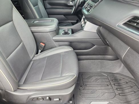 Used 2024 GMC Yukon SLT AWD/4WD image 17